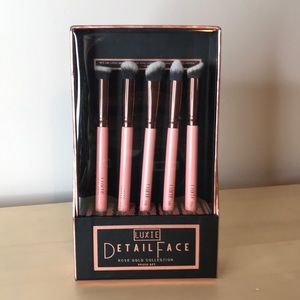 Luxie Detail Face RoseGold Collection